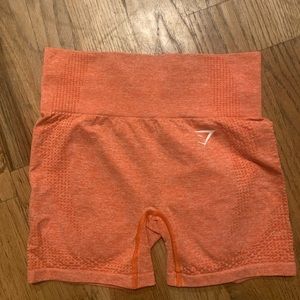 Gymshark shorts (salmón color)
